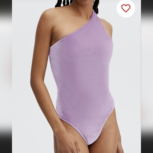 Fabletics; Gigi Velour Bodysuit and high waisted short 9. Lilac large - Picture 2 of 4